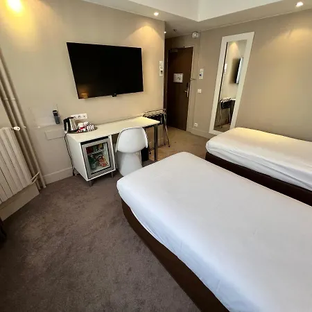 Hotel Paris-auteuil By Ihg 3*