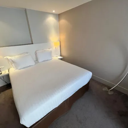 Paris-auteuil By Ihg 3* Parigi