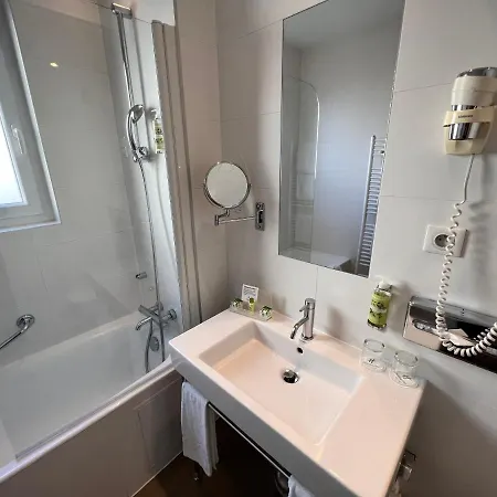 Paris-auteuil By Ihg Hotel Parigi